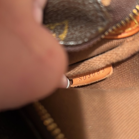 Louis Vuitton shoulder bag - Picture 6 of 6